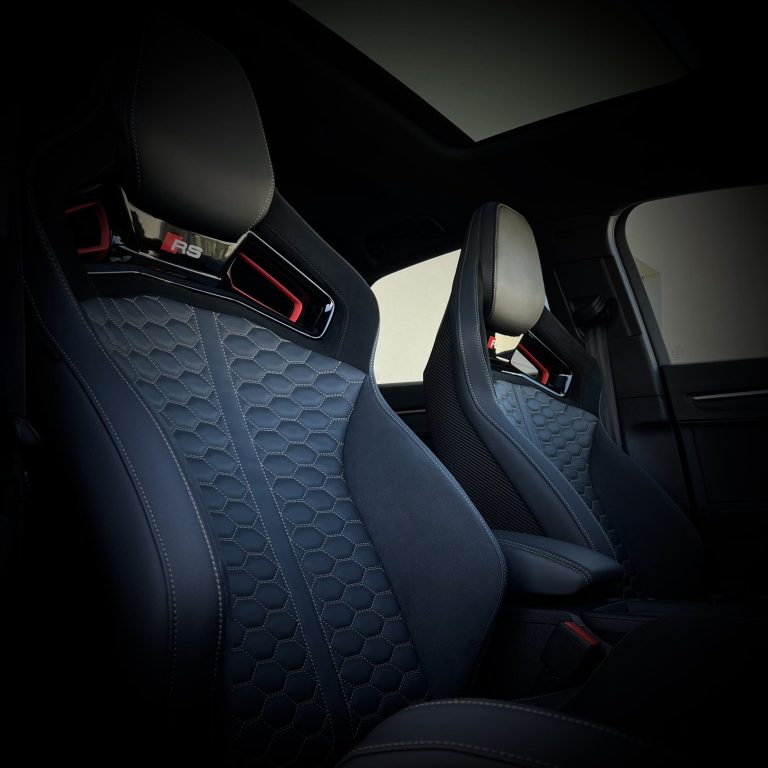 Nettoyage intérieur AUDI RSQ3 réalisé par Esthéti-Car